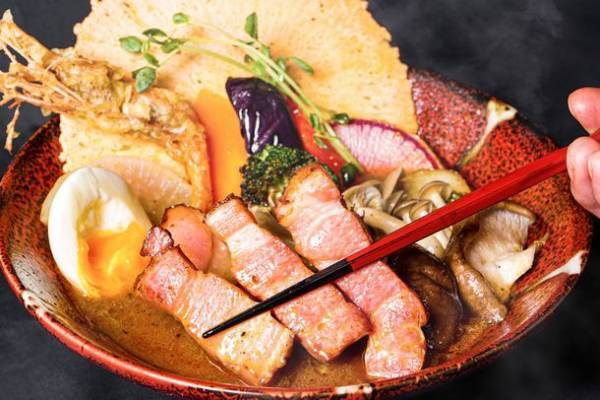 カレーとお酒の最強タッグで、残暑を乗り切る！TOKYO CURRY QUARTET　お酒と楽しむメニューが充実！