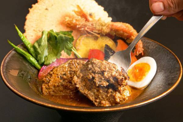 カレーとお酒の最強タッグで、残暑を乗り切る！TOKYO CURRY QUARTET　お酒と楽しむメニューが充実！