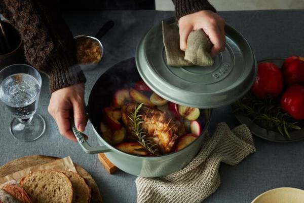 仏鋳物ほうろう鍋ストウブ　新色「ユーカリ」のラインナップ拡大！日本橋三越本店先行販売を皮切りに一般販売を開始