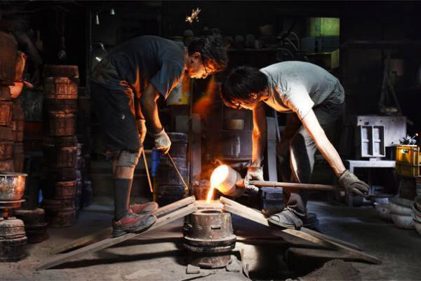 南部鉄器の老舗　釜定の新作展が9/28よりdesignshop・釜定で開催。「岩手盛岡　釜定スタジオ見学＋巨匠建築ツアー」も連動して開催