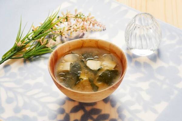 最強の油「MCTオイル」脂肪燃焼体質に導く正しい使い方とは？オススメレシピをサイトで公開