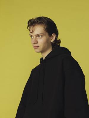 ブランクアパレルブランド＜United Athle(ユナイテッドアスレ)＞　アーティストのKoichi Yairi、ミュージシャンのAAAMYYYとのコラボアイテムを9月6日(水)から限定で発売