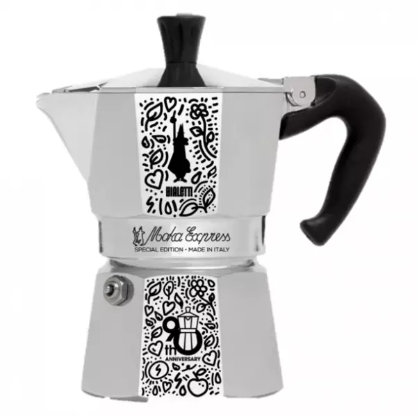 ビアレッティ、直火式コーヒーメーカー「モカエキスプレス」がドゥードゥルアートとコラボした限定バージョンを10月より発売！