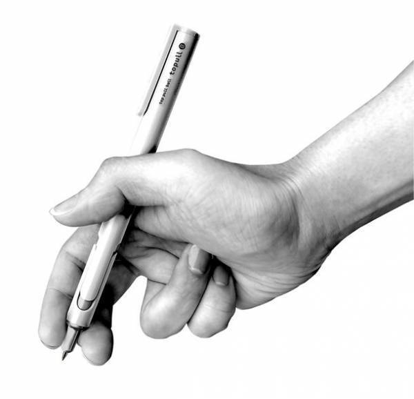 ボールペン先端を引いて芯を出す“トッププル機構”を搭載！ノックの新常識『topull B(トプルB)』が9月上旬に発売