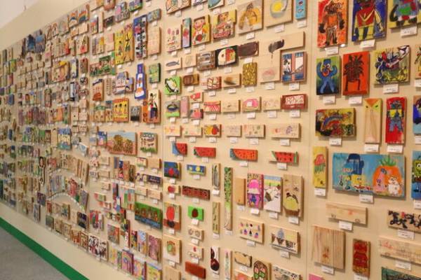 第28回全国「かまぼこ板の絵」展覧会　「西予市立美術館ギャラリーしろかわ」にて6,355作品を展示