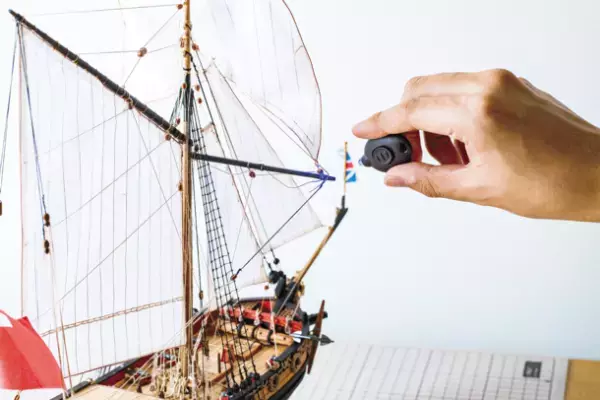 家庭用瞬間接着剤 アロンアルフア シリーズ新商品「アロンアルフア 光」発売のお知らせ