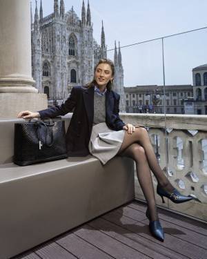 テストーニが『2023 Autumn Collection』の新しいレザートートバッグやソフトなスニーカーを発表