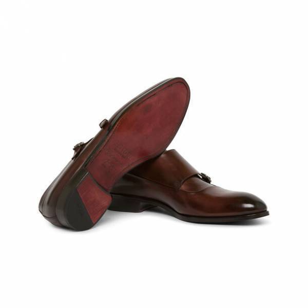 テストーニが『2023 Autumn Collection』の新しいレザートートバッグやソフトなスニーカーを発表