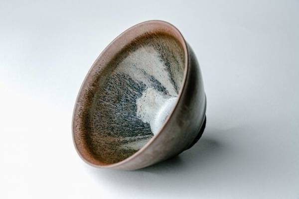 光り輝く斑文の美しさを放つ「曜変天目」など至高の陶芸作品「天目茶碗」の販売・教育普及事業『NOVA＋天目茶碗』を10月1日(日)より開始