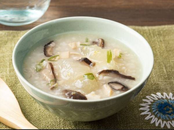 国分西日本、「具粥(ぐがゆ)さん 柚子胡椒香る鶏がゆ」を発売　― レンジで簡単、もち麦入りで低カロリーなお粥 ―