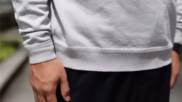 三山株式会社のオリジナル機能繊維を使用した「腕まくりが綺麗にキマるニット」が9月17日よりMakuakeにて販売開始！