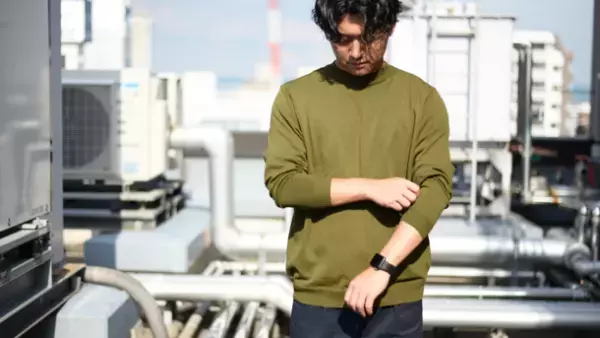 三山株式会社のオリジナル機能繊維を使用した「腕まくりが綺麗にキマるニット」が9月17日よりMakuakeにて販売開始！