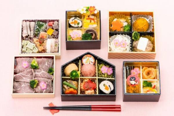 愛犬・愛猫と年末年始を楽しもう！愛犬・愛猫と飼い主が一緒に食べられる食品「コミフ」が数量限定でクリスマスケーキ＆デリ・おせち料理の予約販売を9月20日より開始