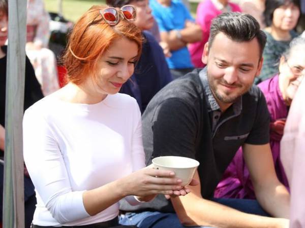 「当日券」を会場で販売！当日参加できる茶道プログラムを多数ご用意！開催間近！「東京大茶会2023」10月14・15日(浜離宮恩賜庭園)、10月21・22日(江戸東京たてもの園)お菓子は「懐紙」と「菓子切り」を添えて提供するので、茶道未経験者も気軽に参加できます！