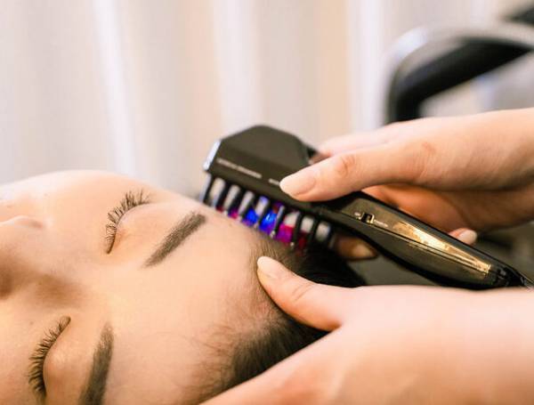 ブルドッグ顔の若者が増加！？原因はコロナ禍で増えたスマホ時間　大阪でたるみ解消に特化したヘッドスパコースを開始