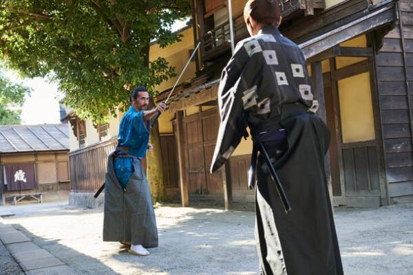 江戸の町で時代衣装を着て特別な体験を！本格的な「殺陣体験 A Sword-Fighting Experience」を京都・東映太秦映画村にて9月16日(土)より期間限定開催！