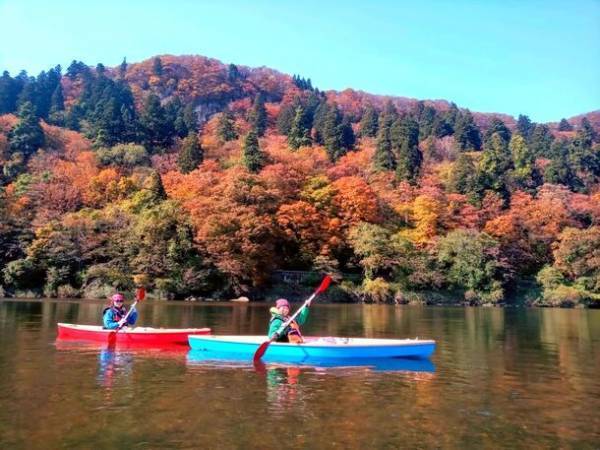 “秋のおでかけ” 秋田県能代市「道の駅ふたつい」で指導員が丁寧にサポートする大人気「カヌー体験」を10月まで実施　～雄大な自然に囲まれた空間でリフレッシュ～