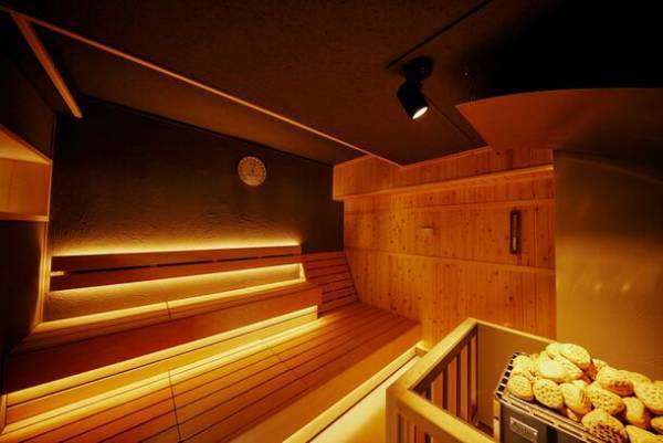 ウェブマガジン「フイナム」がサウナ付きランステ「ととのい研究所」を日本橋浜町に9月30日(土)オープン