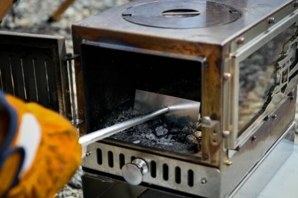 「ハサミ」と同じ感覚で使える火ばさみ『HIKAMI』と同時開発の『2way 灰かき棒』のお得なセットが10月13日よりMakuakeにて先行予約販売開始