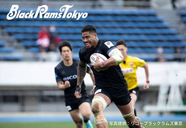 アクティブなライフスタイルを提案する売場「ウェルティブ ギンザ」を展開する西銀座デパートはアパレルブランド ランゴリー、リコーブラックラムズ東京と合同でヨガイベントを開催