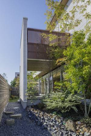 想像を遥かに超える。こだわりのウッドデッキがもたらす、子どもと過ごす豊かな時間