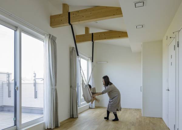 想像を遥かに超える。こだわりのウッドデッキがもたらす、子どもと過ごす豊かな時間