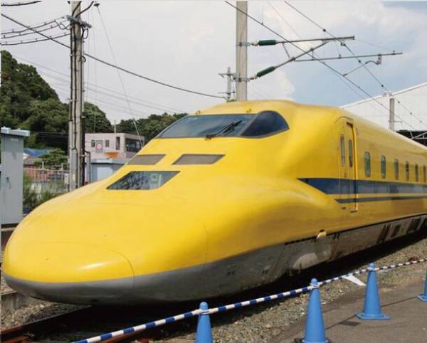 familiar×JR東海リテイリング・プラス　コラボレーション第3弾！新幹線のお医者さん「ドクターイエロー」をテーマに、ファミちゃんとなかまたちが新幹線のお仕事に取り組む姿を描いたアイテム全10種類が登場！