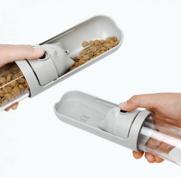 ペットのお水・餌、おやつ、うんち袋をまとめて1つに。4 in 1ボトルの「ワンタッチウォーター／フードボトル」　応援購入サービスMakuakeで9月28日より先行販売開始！