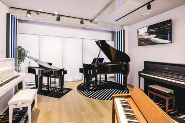 ローランド、日本初の直営店『Roland Store Tokyo』を10月1日(日)原宿エリアにオープン