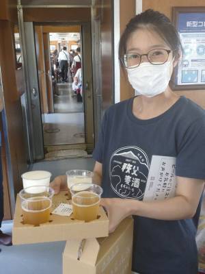 秋の彩りが始まる秩父・長瀞を走るSLパレオエクスプレス　10月7日(土)より車内販売で「SLパレオのプリンぱん」「SL PALEO GELATO イタリアン・マロングラッセ」が登場！