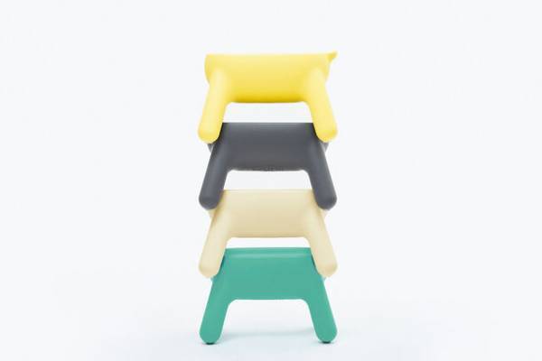 わずか1.6kgなのに150kg乗っても大丈夫！イタリア製の可愛くてタフなステップ「Purill(プリル)」に優しい印象の新色“カシューベージュ”10月2日登場！