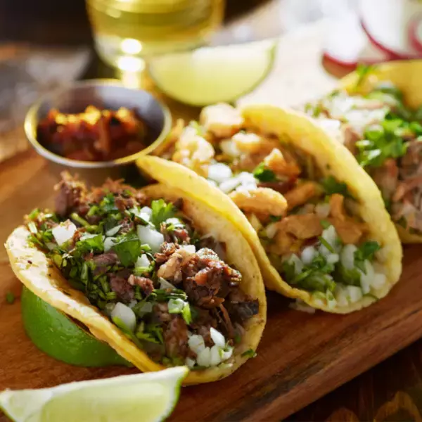 八ヶ岳のサウナ「88PEAKS」がメキシコ仕込みのタコスを提供するキッチンカー「LOCO TACO」(ロコタコ)を本格始動！～サウナとタコスが熱い！～