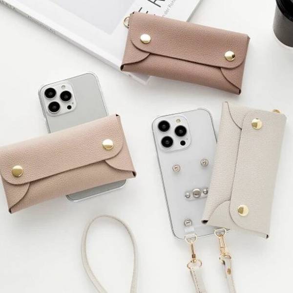 これ一つでお出かけ可能！ポーチ付きスマホケースが更に便利でおしゃれに進化＆iPhone15シリーズにも対応し新登場