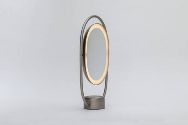 フロアライト・ミラー・アロマディフューザーの3in1製品「Lei light reflection」の国内販売をMakuakeでスタート