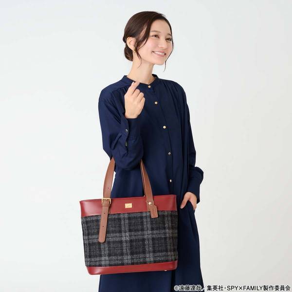 『SPY×FAMILY』より、英国の高級生地ブランドのツイードを使用したぬくもりと気品あふれるトートバッグが登場！ロイド・アーニャ・ヨルの全3モデル