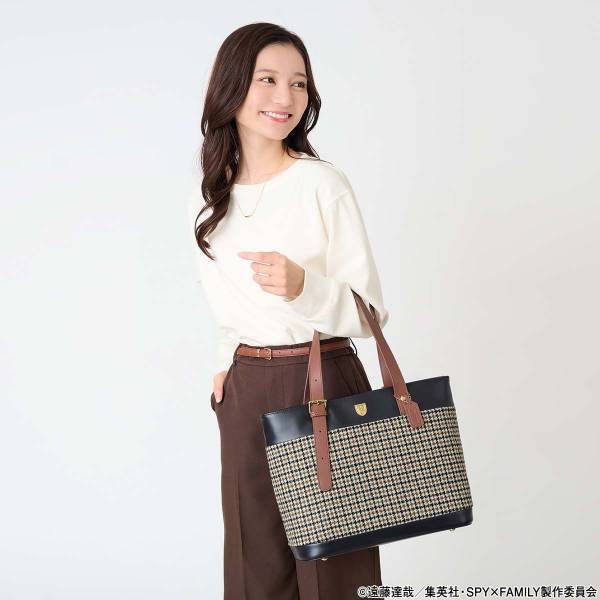 『SPY×FAMILY』より、英国の高級生地ブランドのツイードを使用したぬくもりと気品あふれるトートバッグが登場！ロイド・アーニャ・ヨルの全3モデル