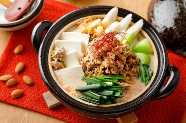 風邪や感染症、健康に気をつけたい秋冬シーズン到来　風邪予防にはアーモンドミルク＋○○で「ビタミンACE」がおすすめ　～専門家が推奨する秋冬のトラブル対策メニューを公開～