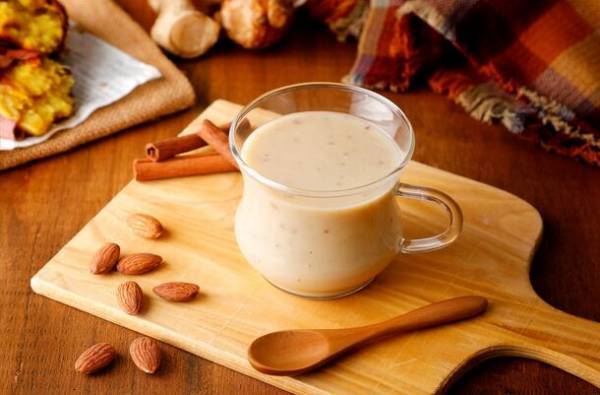 風邪や感染症、健康に気をつけたい秋冬シーズン到来　風邪予防にはアーモンドミルク＋○○で「ビタミンACE」がおすすめ　～専門家が推奨する秋冬のトラブル対策メニューを公開～