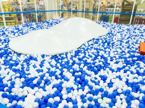 親子で夢中になる室内遊園地「キッズランドUS 大分由布挾間店」　10月5日(木)リニューアルオープン！