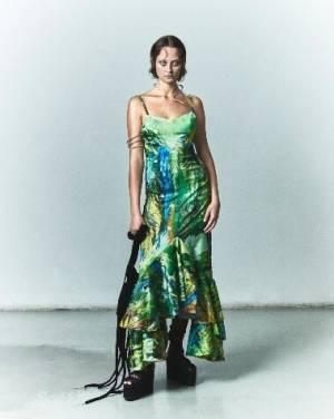 インクジェット捺染プリンター「FOREARTH」とFlora Rabitti氏のコラボレーション作品ミラノファッションウィーク2024年春夏コレクションにて発表