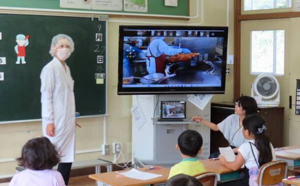 取手市、子どもたちの食への関心を高めるICT×食育授業を実施　テレプレゼンスロボットで給食室を模擬探検！