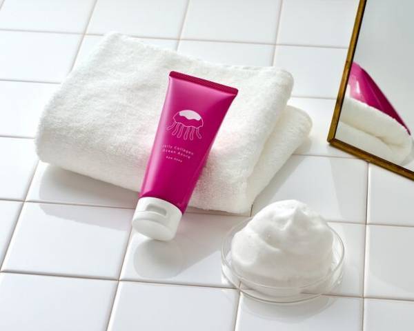 クラゲコラーゲンを配合した濃密泡の洗顔フォーム『Jelly Collagen Ocean Azure』をAmazonサイトで発売