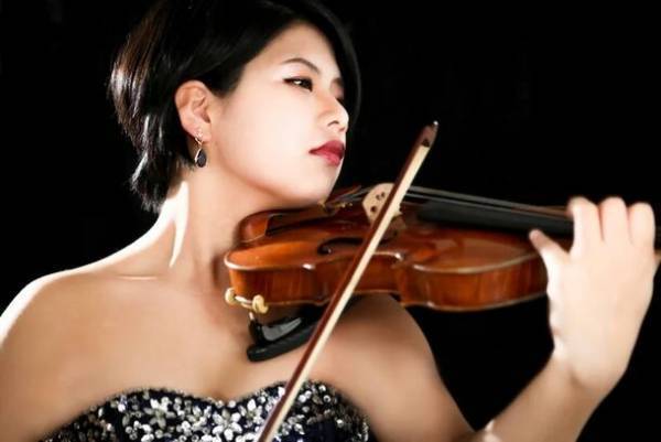 ＜京都初公演＞ウィーンを拠点に活躍する20歳のヴァイオリニスト吉本梨乃によるリサイタル、青山音楽記念館バロックザールにて12月3日(日)開催
