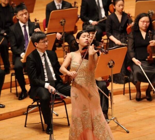 ＜京都初公演＞ウィーンを拠点に活躍する20歳のヴァイオリニスト吉本梨乃によるリサイタル、青山音楽記念館バロックザールにて12月3日(日)開催