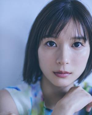 芳根京子が等身大のOL熱演！仕事に奮闘！カラフルニットで4変化　満開の笑顔に！動画公開。楽曲はいきものがかりが書きおろし！インタビュー・メイキングも！芳根流リフレッシュ法は「雑貨屋巡り」