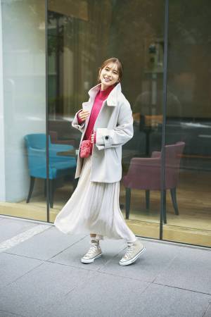 芳根京子が等身大のOL熱演！仕事に奮闘！カラフルニットで4変化　満開の笑顔に！動画公開。楽曲はいきものがかりが書きおろし！インタビュー・メイキングも！芳根流リフレッシュ法は「雑貨屋巡り」