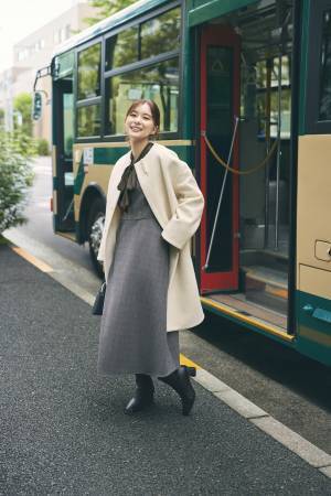 芳根京子が等身大のOL熱演！仕事に奮闘！カラフルニットで4変化　満開の笑顔に！動画公開。楽曲はいきものがかりが書きおろし！インタビュー・メイキングも！芳根流リフレッシュ法は「雑貨屋巡り」