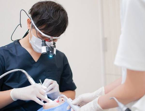 「マウスピース矯正世界シェアNo.1」のインビザライン矯正を矯正治療中のご家族様を対象とした期間限定キャンペーンを12月25日まで実施