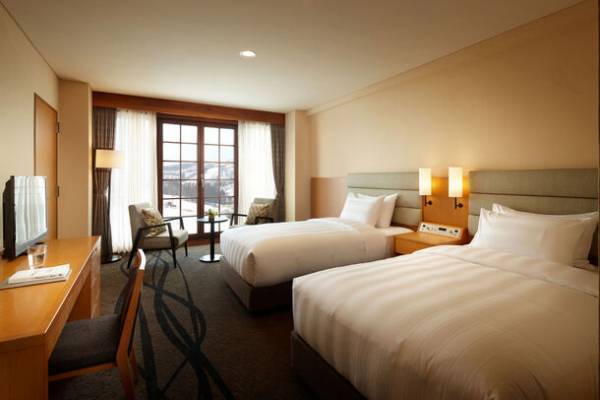 新潟・妙高市で、地元産の野菜直売や紅葉を満喫できるアクティビティを楽しめるイベントがロッテアライリゾートで10月28日開催