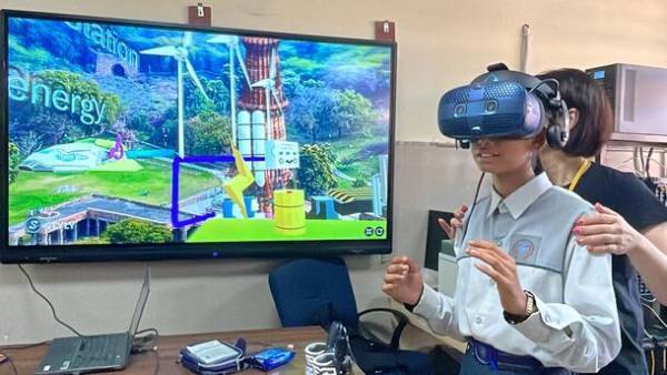 インドの学校2校でVRを活用した体験学習型のプログラムを実施　慶應義塾大学日印研究ラボ協力のもと実現